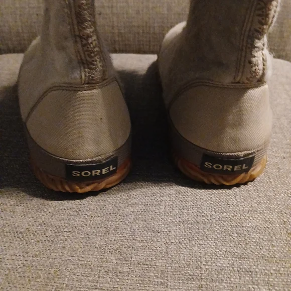 Sorel Womens Faux Fur, Tan Boots. Size 10 - Picture 15 of 16